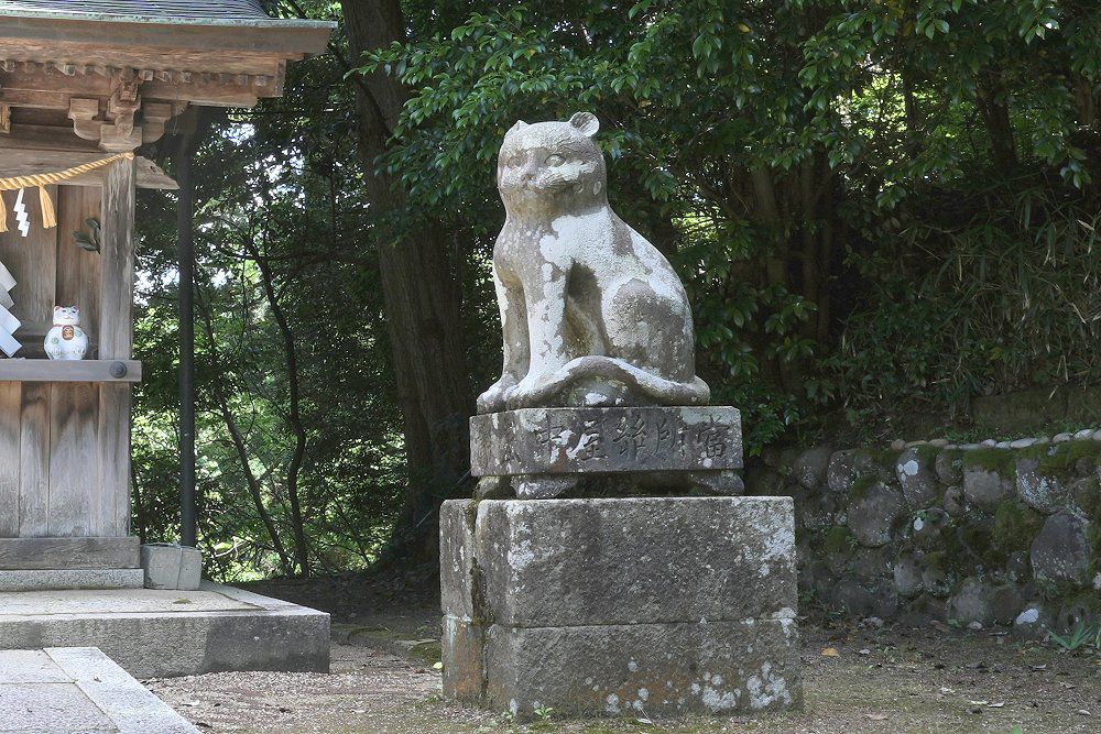 狛猫の神社